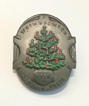 K.u.K. Kappenabzeichen 3. Weihnachen im Felde 1916 - kolorierter Weihnachtsbaum - Christbaum Selten !!